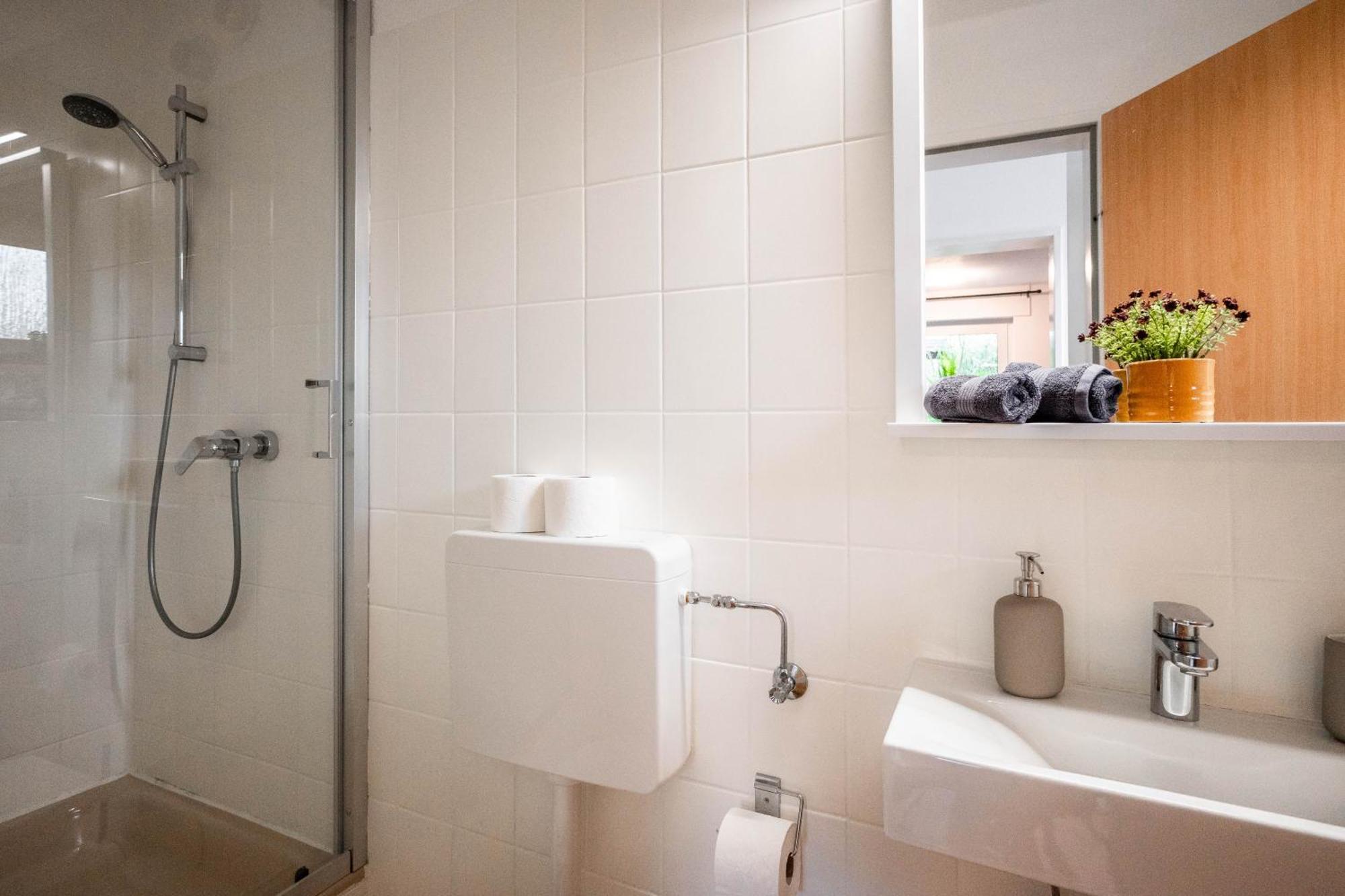 Apartment Ostersiek- Privater Eingang Mit Eigener Terrasse Bad Salzuflen Exteriör bild